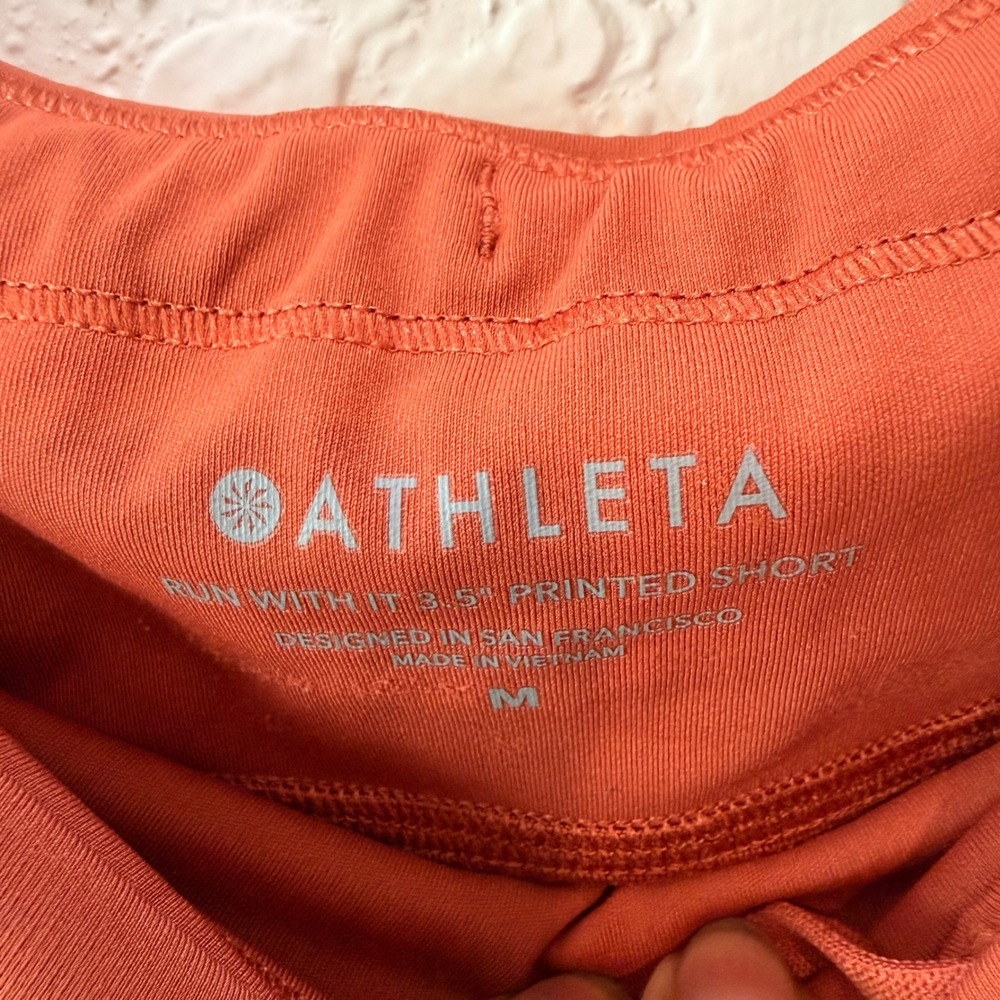Athleta Run With It 3.5 Printed Short Size M Orange Animal Print Activewear - Picture 3 of 4